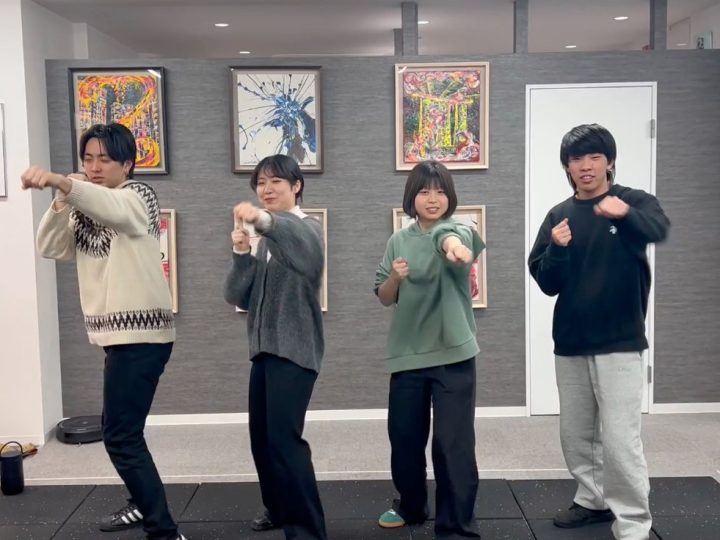 拳コミュニケーションの様子